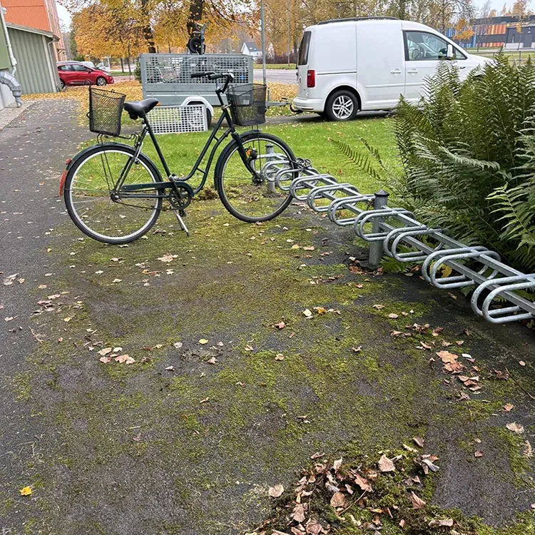 Clean Circle asfalts- och plattvätt – Före